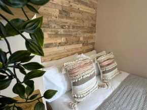 Aggie Beach Apartment - Unrivalled Beach Views